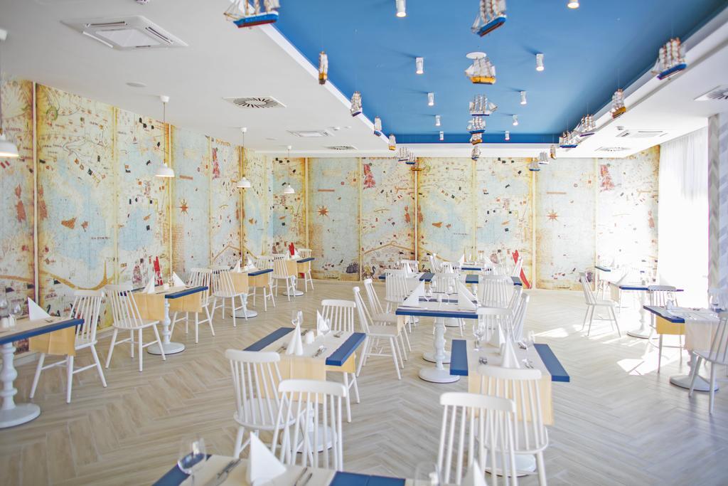 Port 9 Island Family Resort Đảo Korčula Ngoại thất bức ảnh